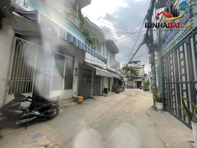 Bán Nhà Hẻm Xe Hơi 5m 104m² Huỳnh Thiện Lộc Tân Phú Chỉ 75 Triệu/M²