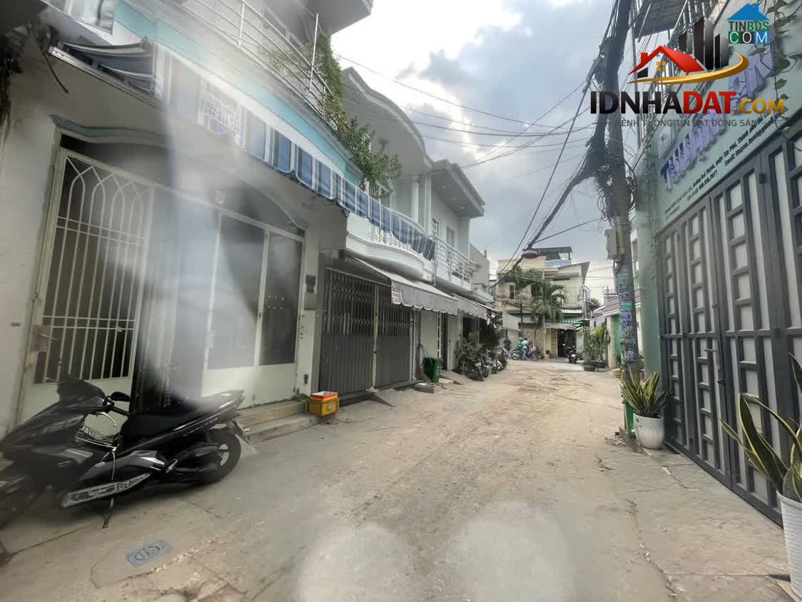 Ảnh Bán nhà DT 104m2, Hẻm xe hơi Đường Huỳnh Thiện Lộc, Quận Tân Phú 0