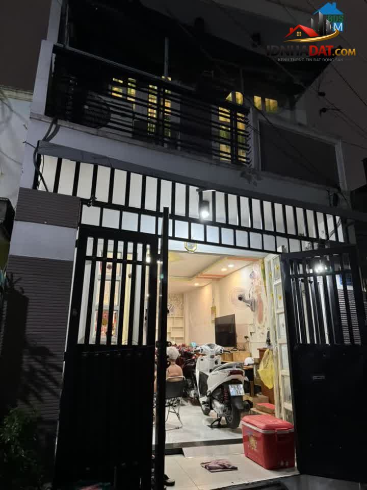 Ảnh Bình Trị Đông, 2 tầng, 4 x11 , nở hậu, HXH thông 3.75 Tỷ 0