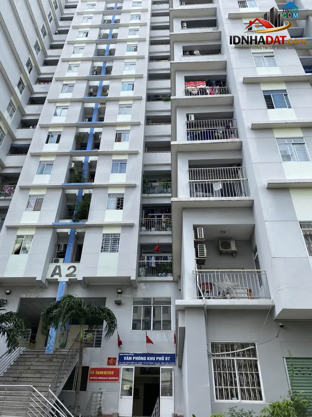 Ảnh Căn hộ được chính chủ ở kỹ, có sổ hồng, cần bán gấp, 68m2, 2PN, 2 ban công 0