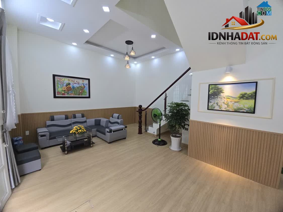 Ảnh Chỉ 4.3 Tỷ Sát Mặt Tiền Lê Văn Quới HXH 38M2 2 Tầng BTCT 2PN 1WC 0