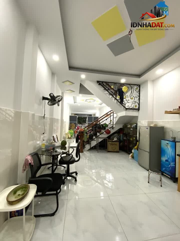 Ảnh Chỉ có 4,5 Tỷ sở hữu ngay nhà 2 tầng, 96m2 ngang 5m, hẻm oto ngay Nguyễn Minh Hoàng P12 Tân Bình 0