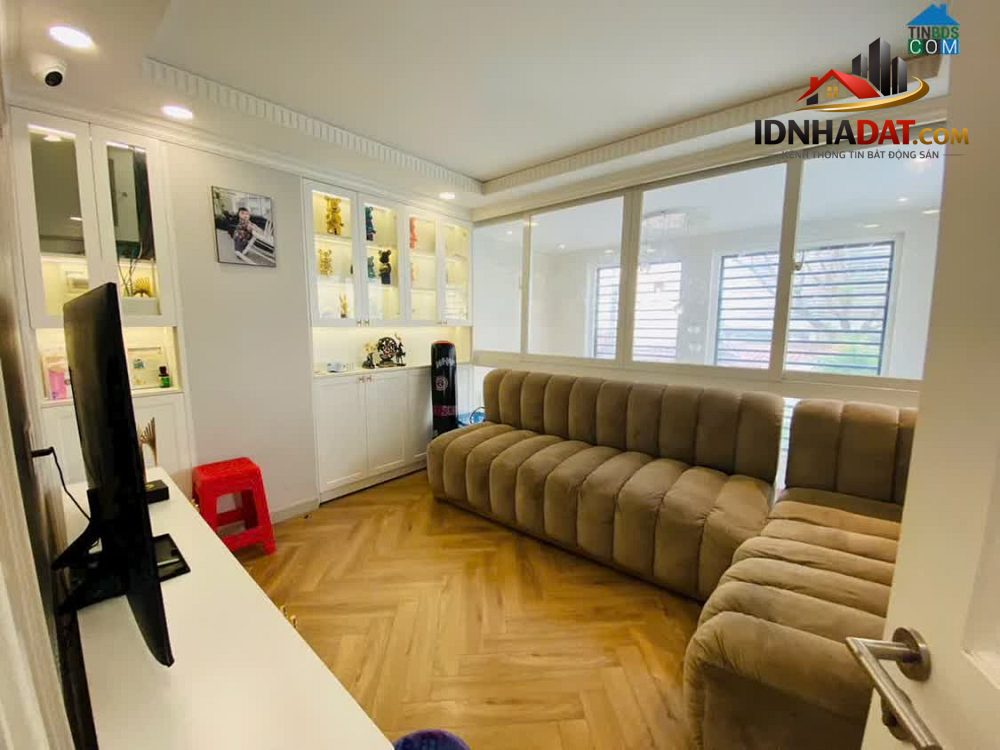 Bán nhà mặt phố mê ly tại Quận 8, Hồ Chí Minh, diện tích 64m2, giá chỉ 10.99 tỷ với 5 phòng ngủ và vị trí kinh doanh đỉnh cao.