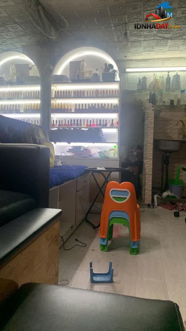 Ảnh Do bận việc nên mình cần sang nhượng lại tiệm Nail, Mi, Gội tại Bình Tân 0