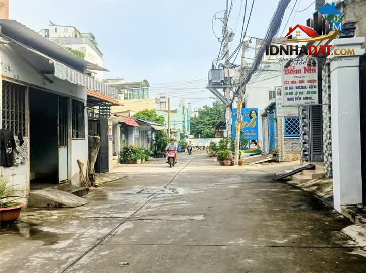 Ảnh NHÀ ĐẸP giáp Tên Lửa, Q6 - 4x10 - 2 tầng BTCT - HXH - chỉ 3,X tỷ 0