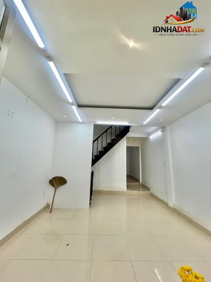 Ảnh Nhà 4 Tầng-Cmt8-Tân Bình-35m2-Nở Hậu-Chỉ 4.X T.Ỷ 0