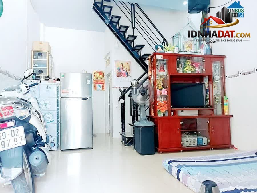 Ảnh Nhà Đẹp Tân Phú 32m2, 2 Tầng Đúc, Ngang Đẹp 4m, Hẻm 4M , Trước Nhà Có Sân , Shr, Chỉ Nhỉnh 3 Tỷ 0