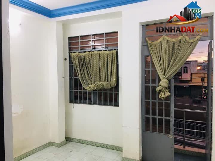 Ảnh bán nhà mặt tiền đường kênh nước đen , phường bình Hưng hòa a , quận bình Tân 
Dt 26m2 ( 4x7 )... 0