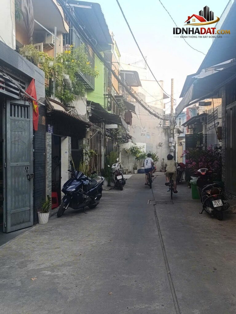 Bán nhà hẻm xe hơi thông Bình Tân gần ngay Gò Xoài 4m x 18m sổ hồng riêng – chỉ 6.0 t.ỷ