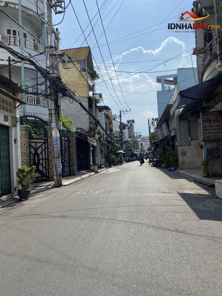 Bán nhà 38m2 tại Lê Trọng Tấn, giá 3.1 tỷ, 2 tầng