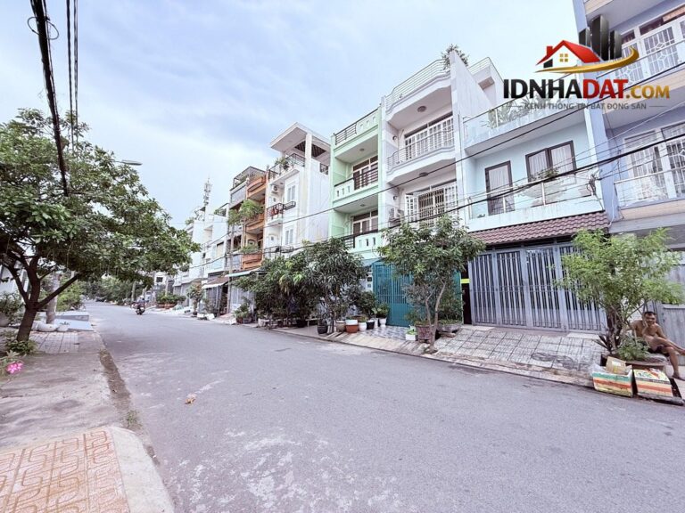 Bán nhà mặt tiền KDC Bình Hưng, đối diện bến xe Quận 8, 6×24