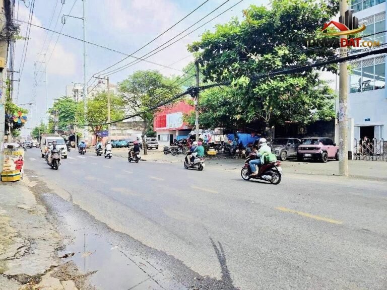 Bán nhà mặt tiền kinh doanh giáp Bàu Cát 3 tầng 101m2 nhỉnh 11 tỷ