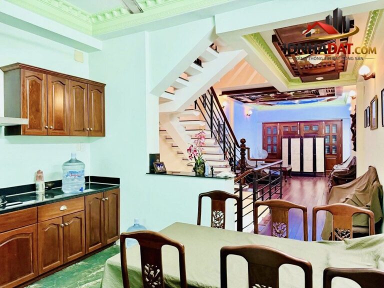 Giáp Đầm Sen Quận 11, đường 8m thông, nhà đẹp 4 tầng 75m, sẵn ô thang máy chỉ 9.x