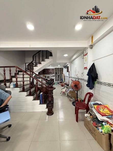 Nhà đẹp Trần Thị Trọng hẻm 8m 4 tầng 5PN khép kín chỉ 9.x tỷ TL