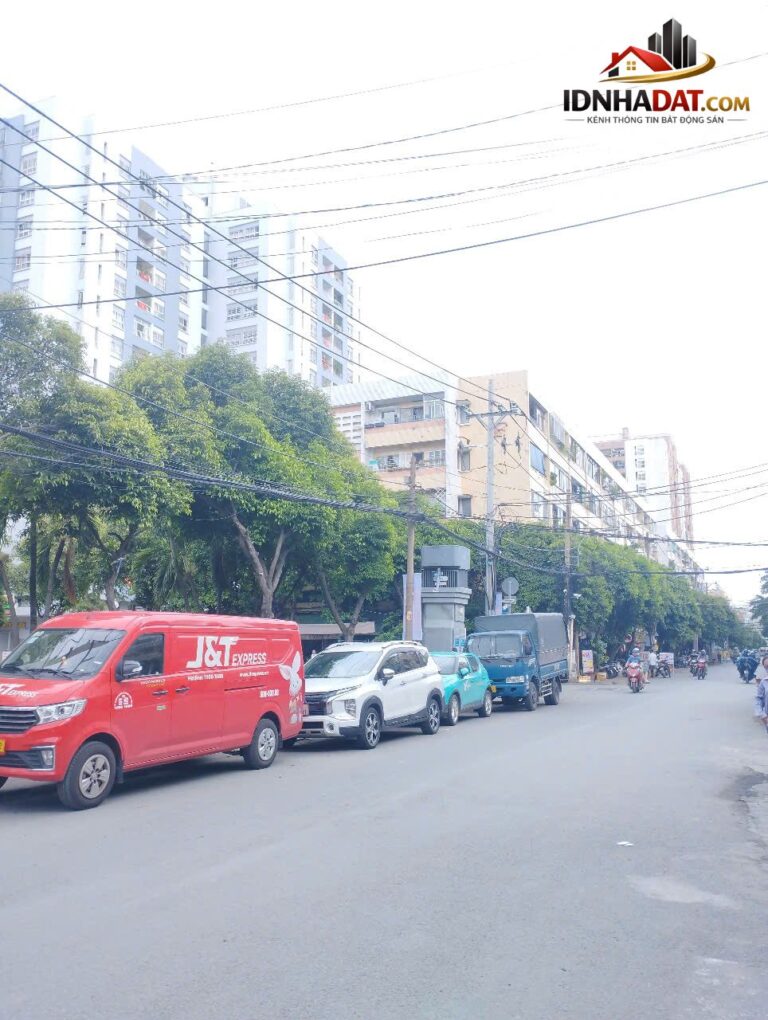 Hiếm khu Bầu Cát – 4x18m – 2 tầng mới ở liền – view hxh mặt tiền