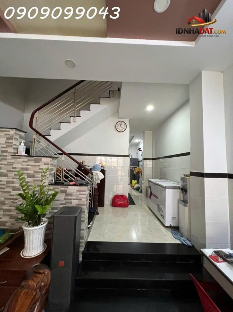 Nhà đẹp hẻm xe hơi có thang máy, giáp Tân Bình – Quận 12 – TP Hồ Chí Minh – Diện tích 101m2 – Giá 9.5 tỷ