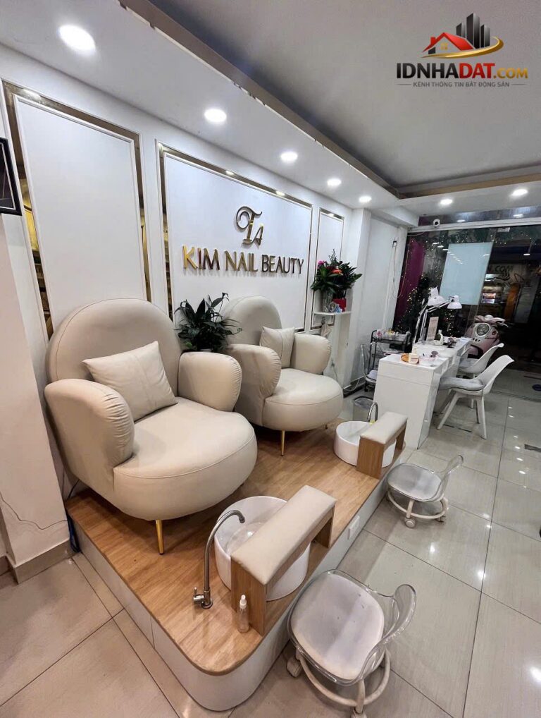 Cần sang tiệm nail quận 10 gấp