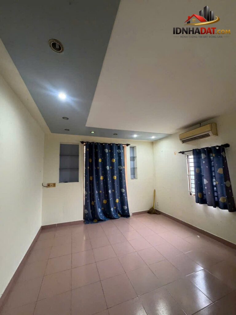 Nhà hẻm ô tô thông Gò Dầu, gần chợ Tân Hương 5.2 x 14m, 2 Tầng, 3Pn nhỉnh 6 Tỷ