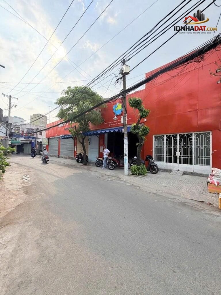 Bán nhà mặt tiền Hoàng Xuân Nhị – Giao Âu Cơ, 4,3x20m, nở hậu 7m, cấp 4 – Tiện xây, 8,5 tỷ