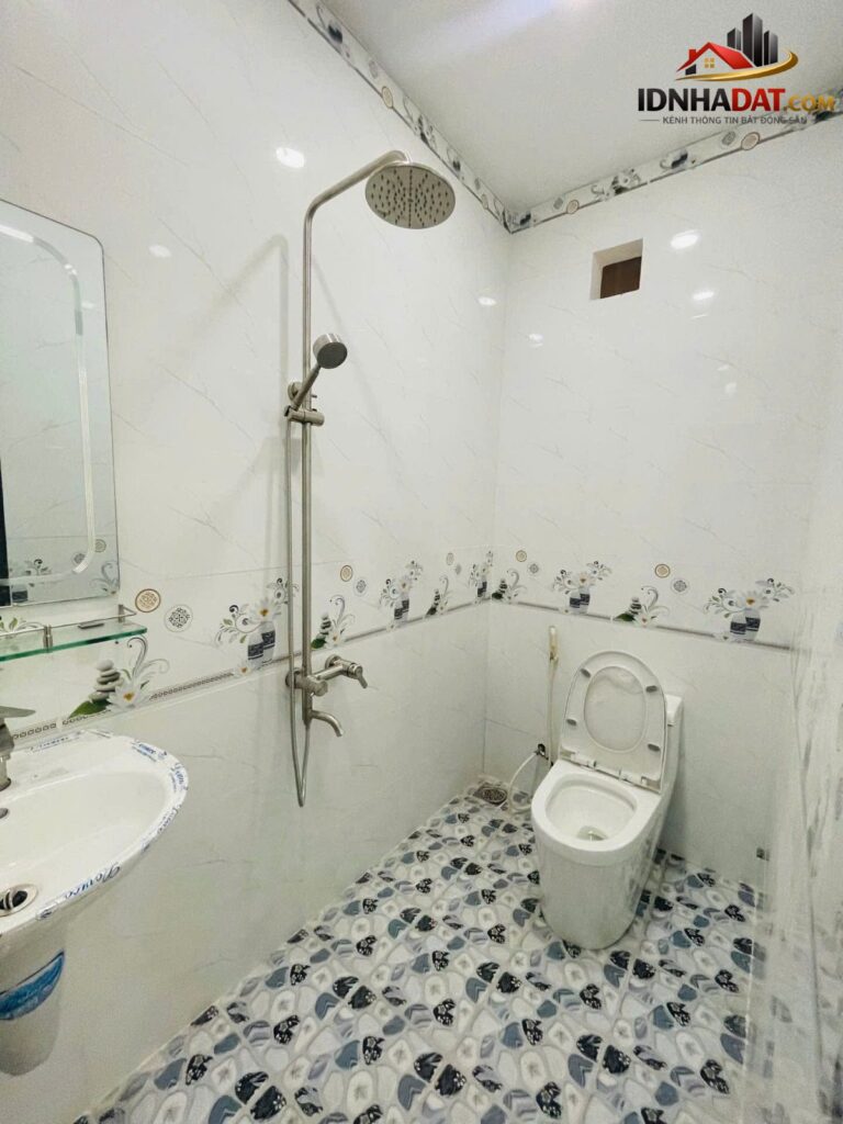 Nhà Liên Khu 8-9, 4x19m, Bình Tân, sổ hồng riêng giá 5 tỷ hơn 1 chút