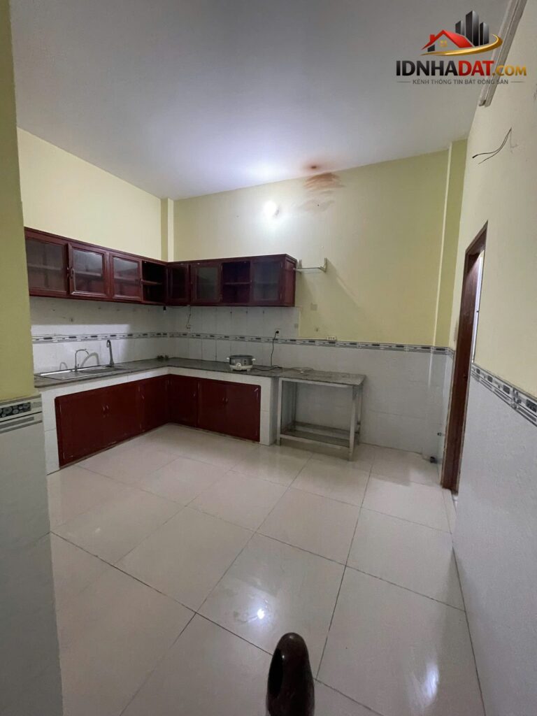 Bán nhà đúc thật hẻm an ninh Tân Phú giá 6,5 tỷ