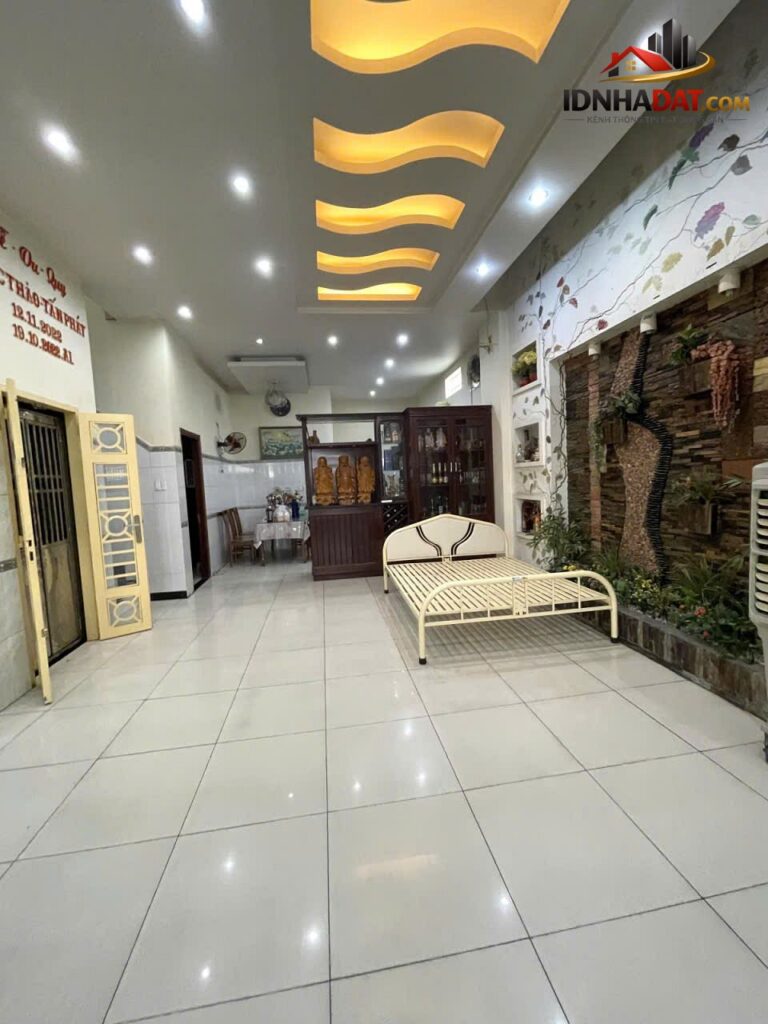 Bom tấn giảm 500tr gấp bán tòa nhà ngay chợ Bình Thành 164m2-4 tầng thang máy 14 tỷ 5