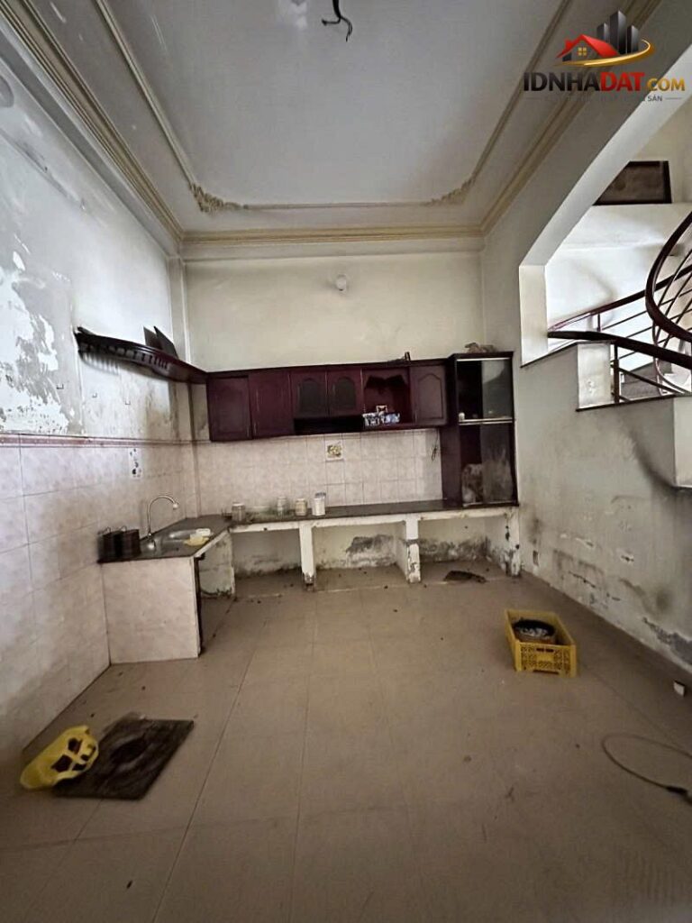 Bán nhà Âu Cơ – ngay Đồng Đen, đối diện bệnh viện Tân Phú, 5,8x12m, 4 tầng – 3PN, 8 tỷ