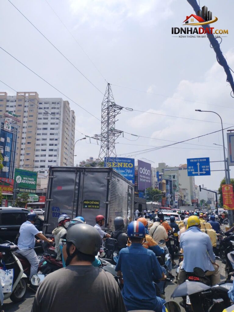 Bán nhà mặt phố Trịnh Đình Trọng – 48m – hxh Quận 11, giáp Quận 10