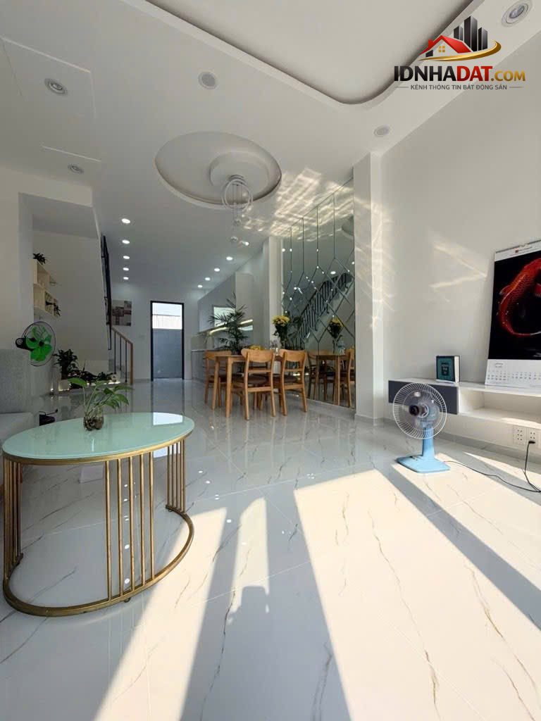 Nhà đẹp quận 12 – kết cấu : 60m2- tầng 3- pn 3- 4wc nhỉnh 5tỷ