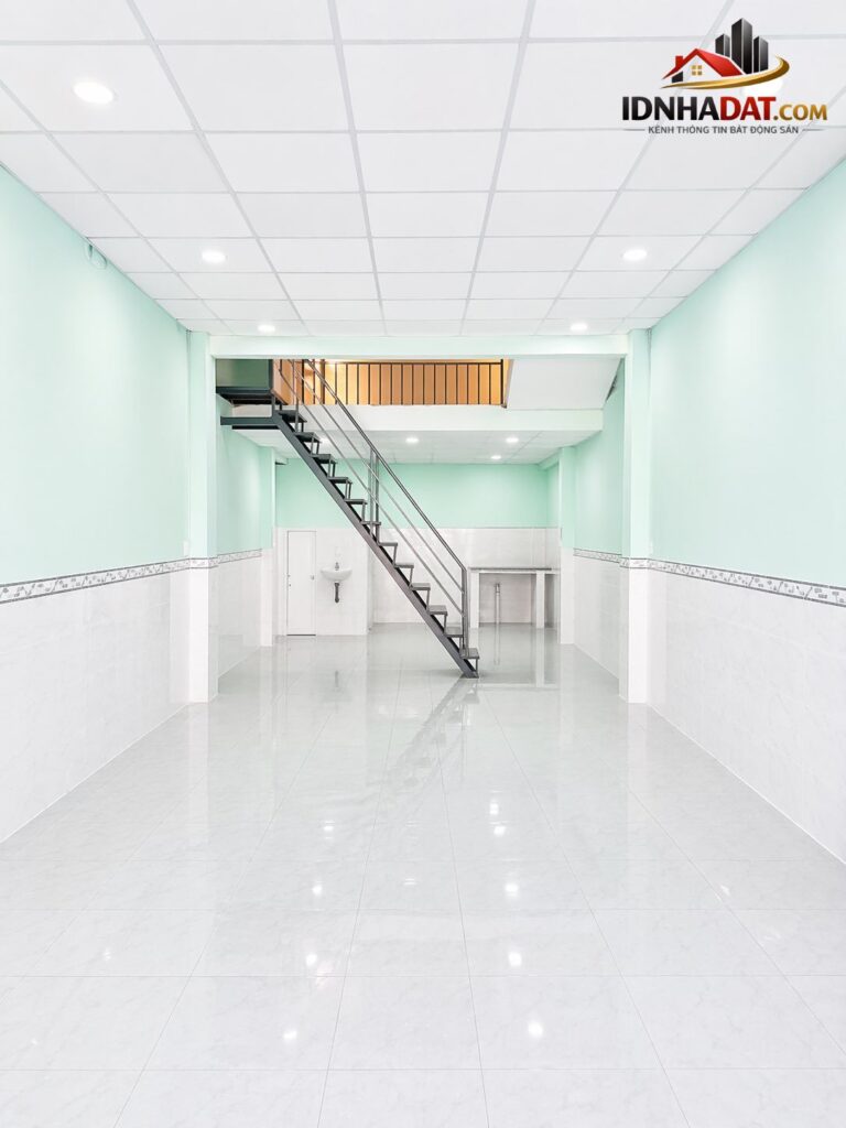 Bán nhà khu VIP Tô Hiệu giáp Đầm Sen, hẻm xe hơi 6m thông, 2 tầng 64m chỉ 6.x tỷ