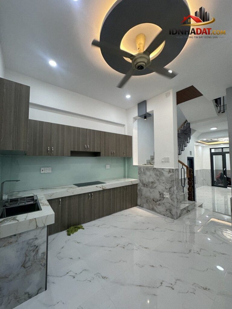 Bán nhà Thành Thái Q.10 – 3,8m x 14m nở hậu- 4 lầu, 6pn 7wc