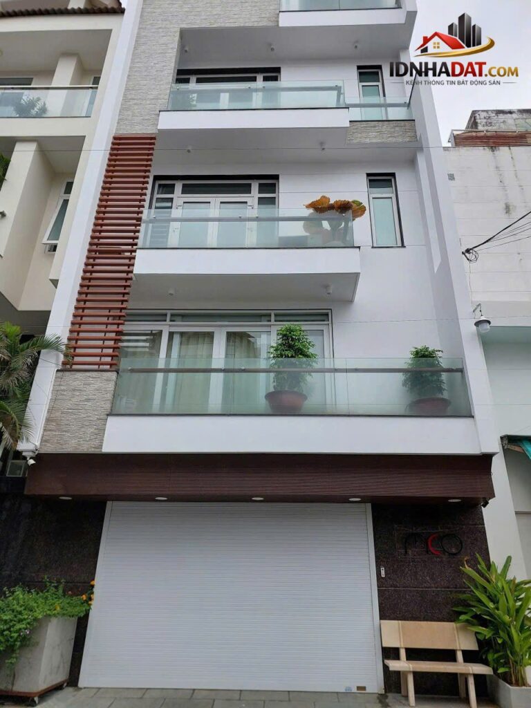 Bán nhà mặt tiền Bàu Cát DT 5,5x24m 5 tầng có thang máy, giá 19.8 tỷ còn TL