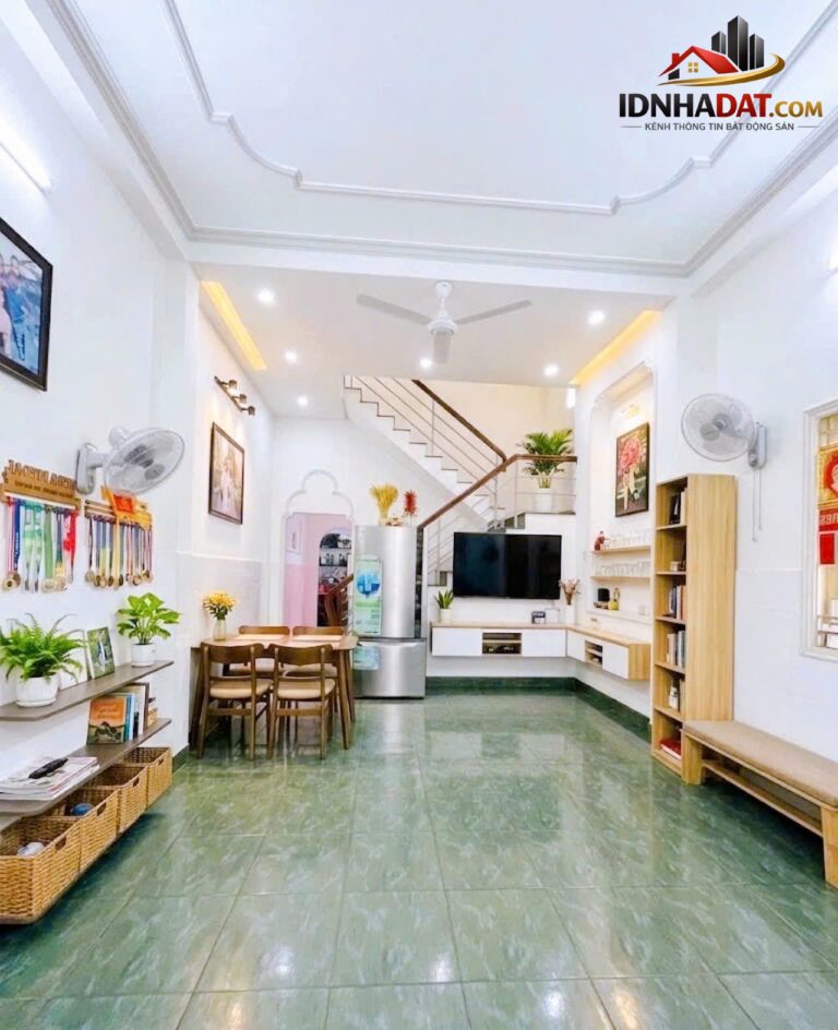 Bán nhà hẻm Cách Mạng Tháng Tám 148 m2 – 4 tầng – Quận 10 – 19.5 tỷ