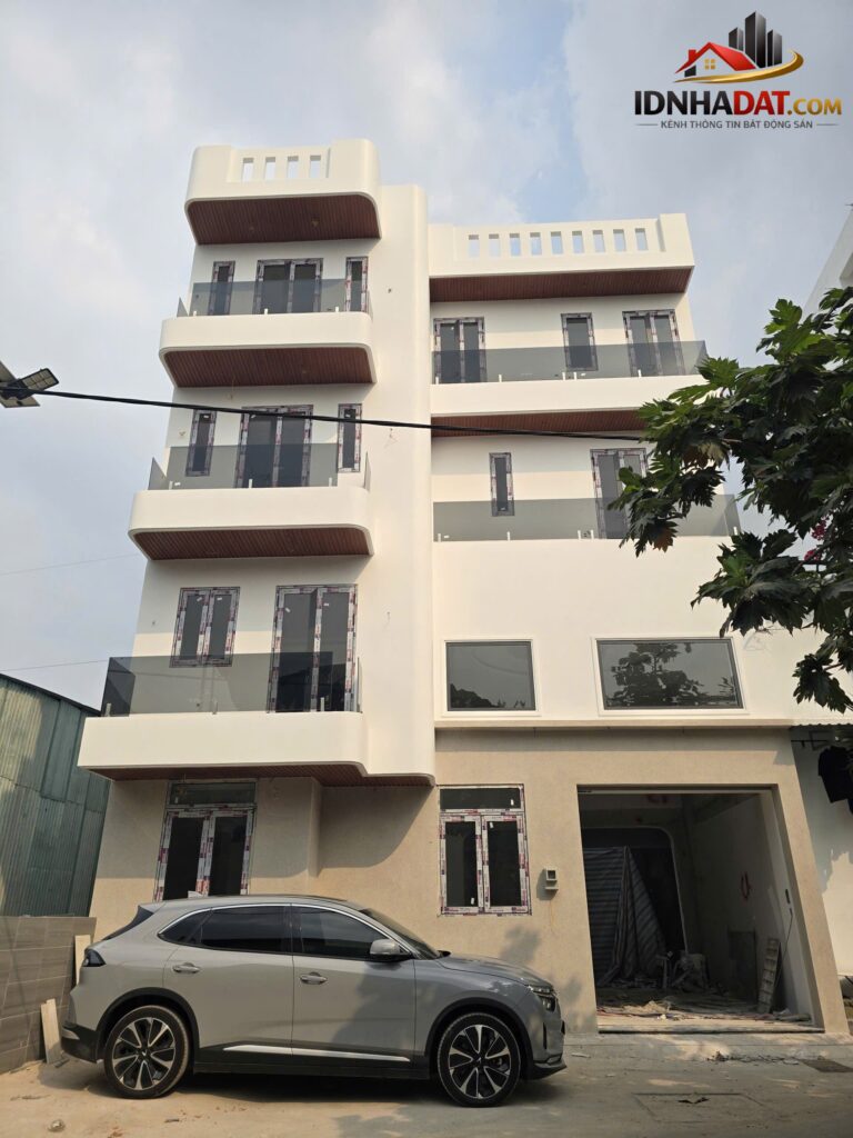 Nhà đẹp Bình Tân gần KDC Vĩnh Lộc full nội thất 3 lầu