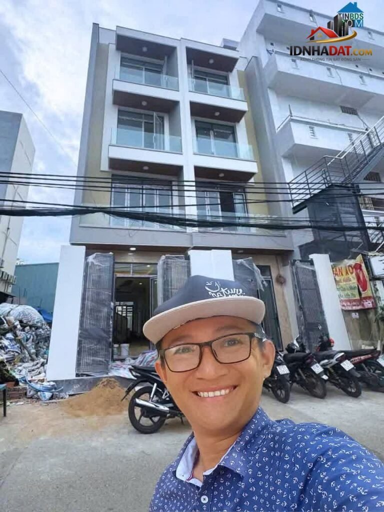 Bán nhà mặt phố 5 tầng siêu đẹp tại Thủ Đức, diện tích 75m², giá chỉ 10.5 tỷ.