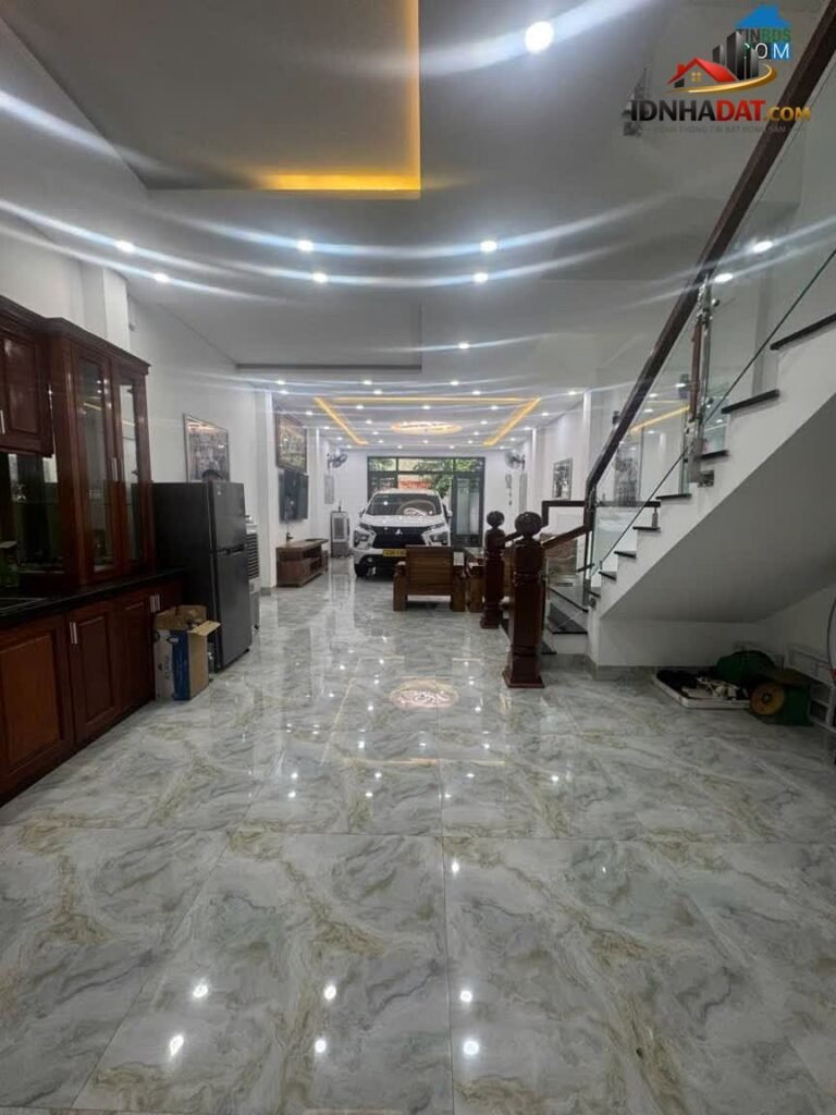 Bán nhà mặt phố siêu đẹp 3 tầng tại Mỹ An, Đà Nẵng, diện tích 100m2, giá thỏa thuận ngay gần biển Mỹ Khê!