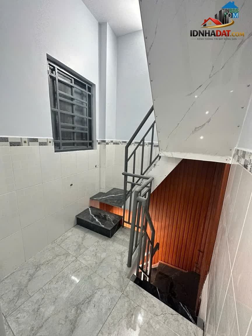 Bán nhà riêng 36m2 tại Quận 4, TP Hồ Chí Minh, giá chỉ 1.8 tỷ, cơ hội đầu tư siêu lợi nhuận.
