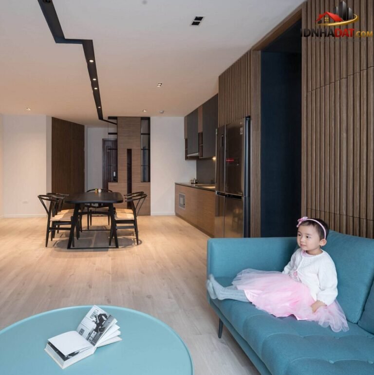 Căn hộ Hà Nội: Cuộc hoán đổi vị trí bếp để giải cứu không gian lối vào