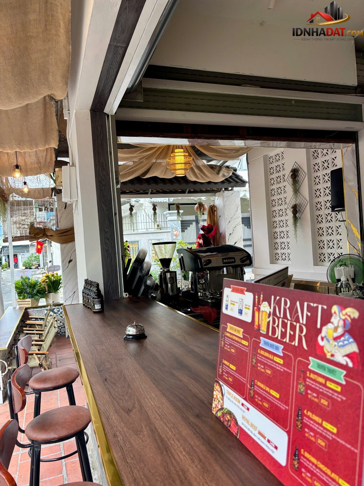 Sang quán cafe xinh góc 2 mặt tiền núp hẻm ngay ngã tư Đường Đô Đốc Long – Phường cũ Tân Quý Quận Tân Phú – Phường mới Tân Quý – Thành phố Hồ Chí Minh diện tích 36m2 giá 100 triệu