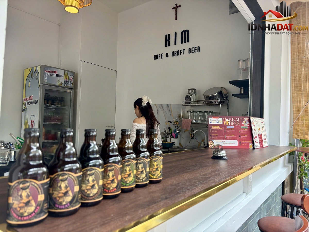 Sang quán cafe xinh góc 2 mặt tiền núp hẻm ngay ngã tư Đường Đô Đốc Long – Phường cũ Tân Quý Quận Tân Phú – Phường mới Tân Quý – Thành phố Hồ Chí Minh diện tích 36m2 giá 100 triệu