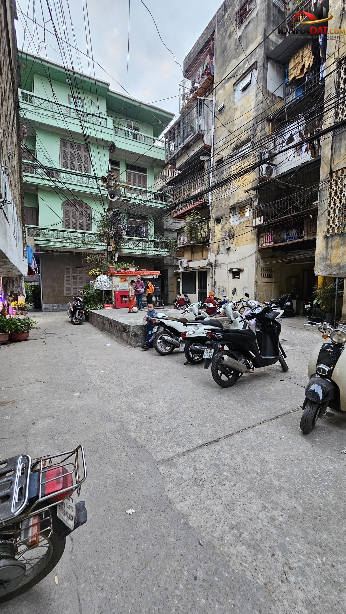 Bán nhà Phường Láng Hạ Quận Đống Đa Thành Phố Hà Nội, căn hộ tập thể 90m2 giá 2,2 tỷ