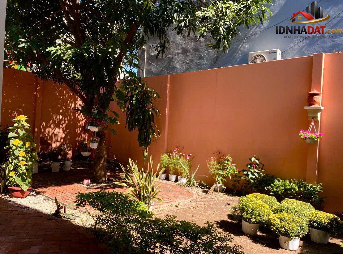 Bán nhà Chế Lan Viên 241m Sân vườn rộng, vị trí trung tâm hiếm