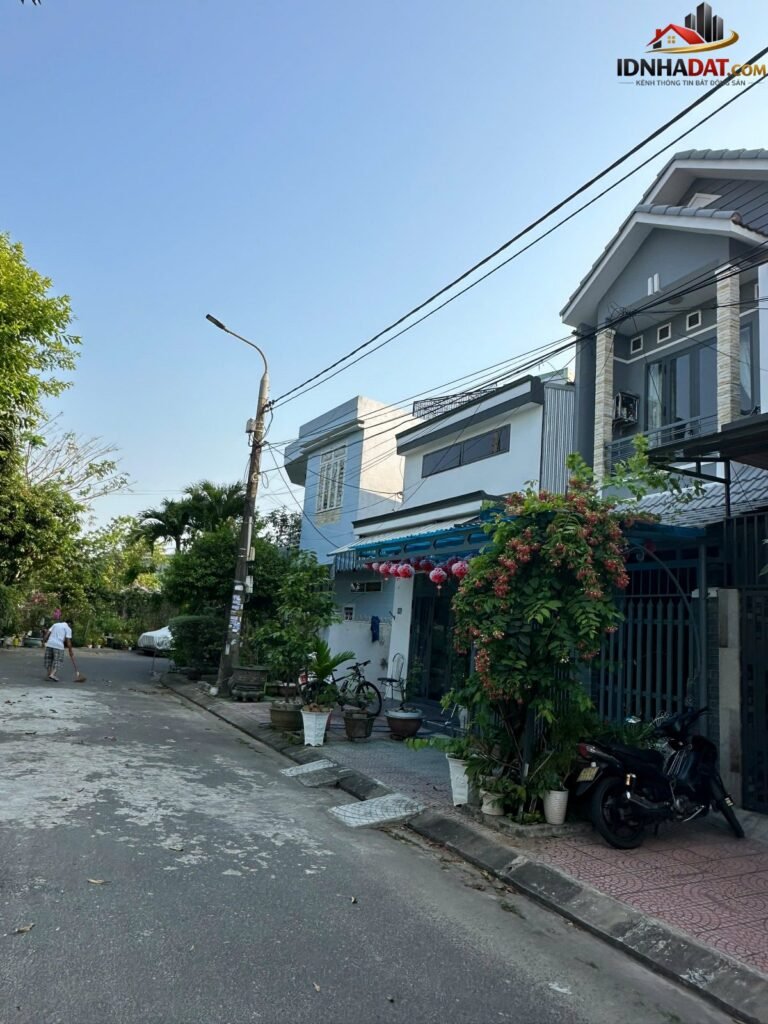 Cần bán nhà 2 tầng đường Bình Hoà 11 – Phường cũ Cẩm Lệ Quận Cẩm Lệ – Phường mới Cẩm Lệ – Thành phố Đà Nẵng diện tích 81m2 giá 7.5 tỷ