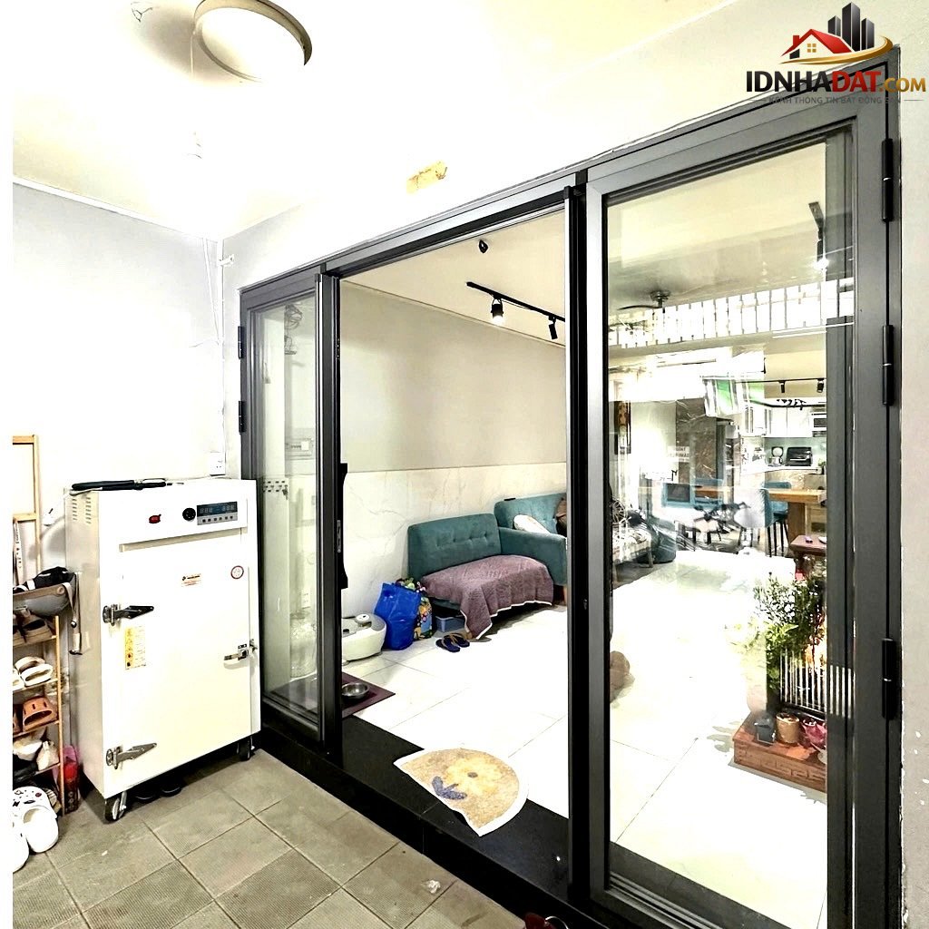 Bán nhà đất Đường Bến Vân Đồn – Phường cũ 5 Quận 1 – Phường mới 5 – Thành phố Hồ Chí Minh diện tích 72m2 giá 9.3 tỷ