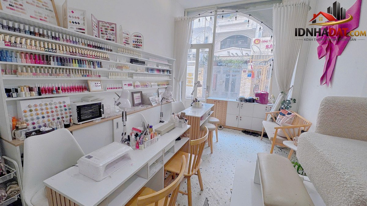 Giá tốt – chính chủ cần sang nhanh tiệm nail mi tại 123 Duy Tân, Quận Phú Nhuận, Thành Phố Hồ Chí Minh – 30m2 – 70 triệu
