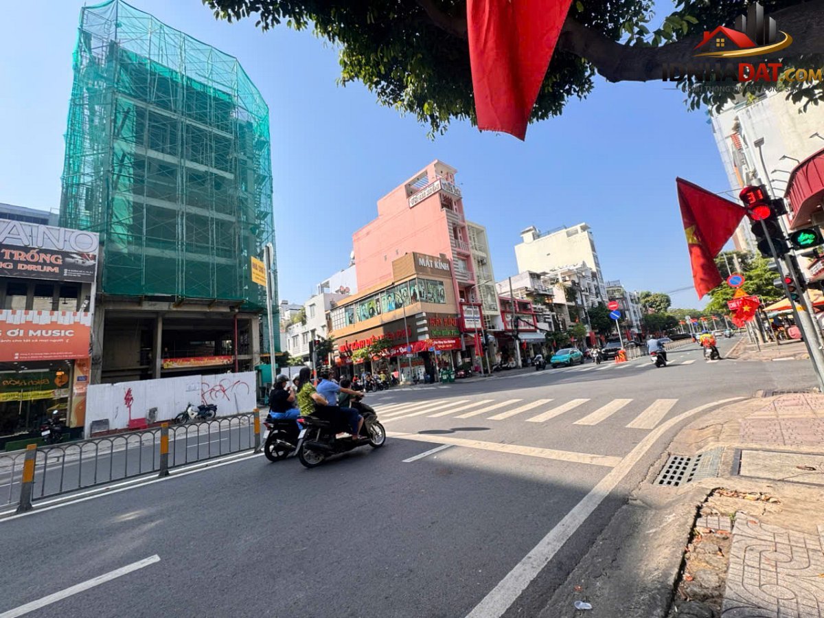 Bán tòa nhà 7 tầng có hầm căn góc 2 mặt tiền tân v… – Bán nhà mặt phố Quận 4 – TP Hồ Chí Minh giá Trên 80 tỷ