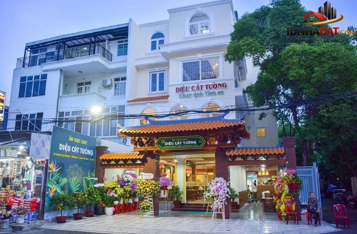 Bán Gấp Nhà Hàng Góc 2 Mặt Tiền Huỳnh Lan Khanh – Phường cũ 2 Quận Tân Bình – Thành phố Hồ Chí Minh – Diện tích 198m2 – Giá 55 tỷ