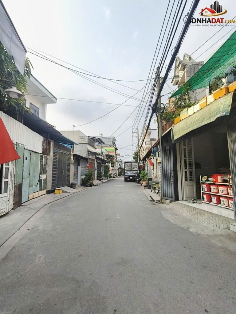 Siêu phẩm liên khu 5-6 ngay chợ giáp tân phú hẻm 7… – Bán nhà mặt phố Quận Tân Phú – TP Hồ Chí Minh giá 3 – 5 tỷ