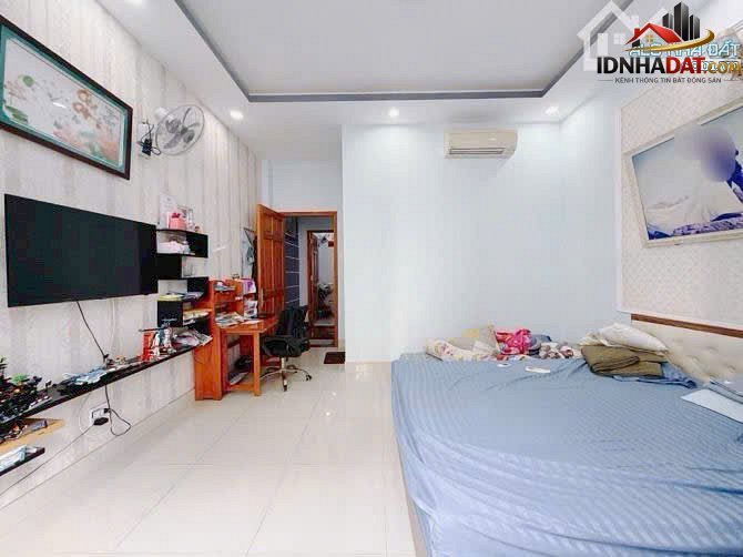Bán nhà mặt phố Tân Quy Quận 7 Thành Phố Hồ Chí Minh diện tích 4,3m giá 11,6 tỷ