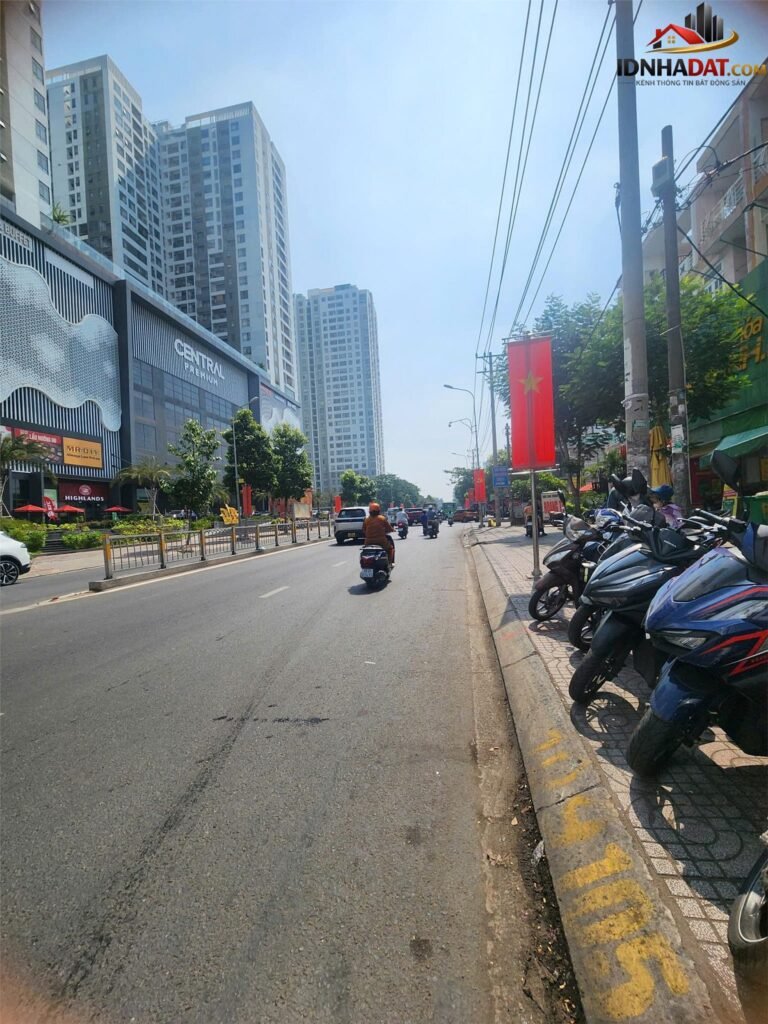 Bán nhà nát mặt tiền Bông Sao 160m giá 12.9 tỷ Quận 8 Thành Phố Hồ Chí Minh